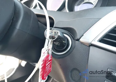 2012 Mercedes-Benz C 250 Luxury/Sport из США, поврежденный, VIN WDDGF4HB7CA721799